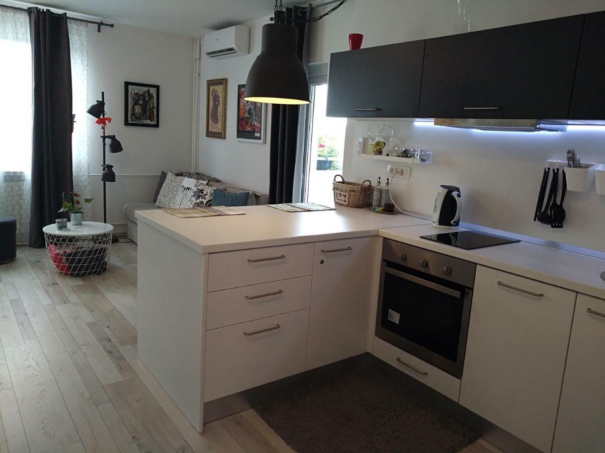 New Studio Apartment Sun With Free Parking ザグレブ エクステリア 写真